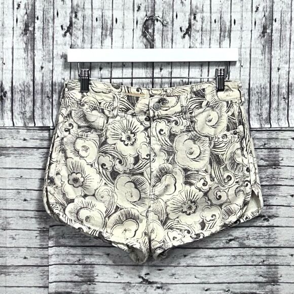 Anthropologie/PILCRO Dolphin Ultra High Rise Denim Shorts - Picture 5 of 10